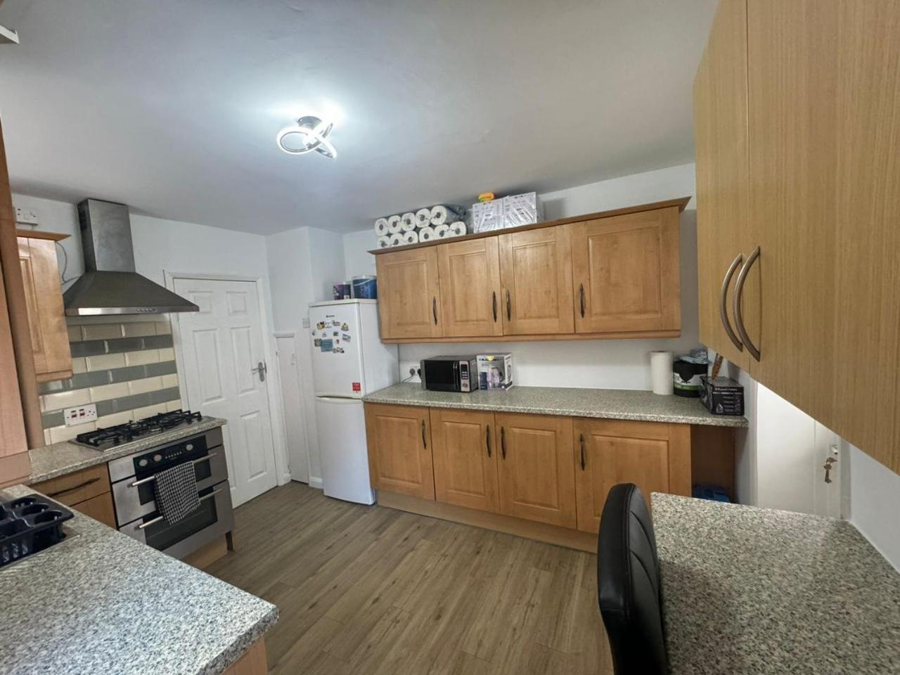 Apartamento Charming 3-bedroom Retreat With Modern Comforts South Ockendon