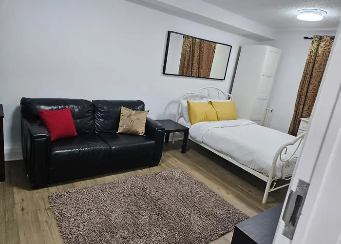 Charming 3-Bedroom Retreat With Modern Comforts