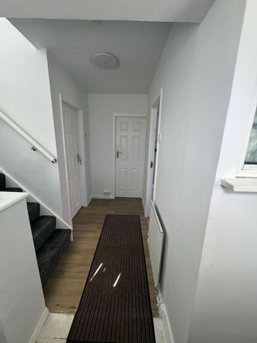 Charming 3-bedroom Retreat With Modern Comforts South Ockendon