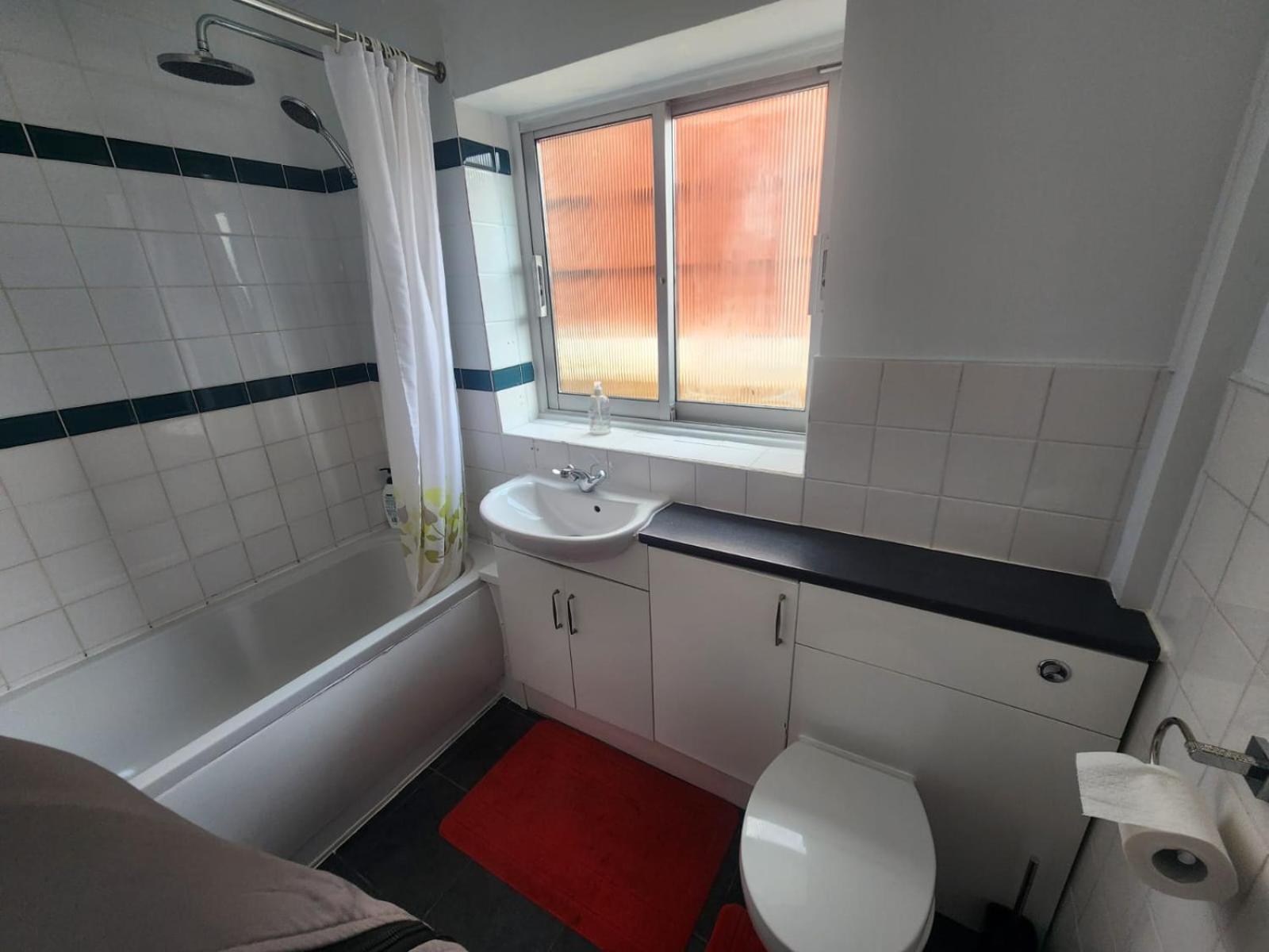 Charming 3-bedroom Retreat With Modern Comforts Apartment *