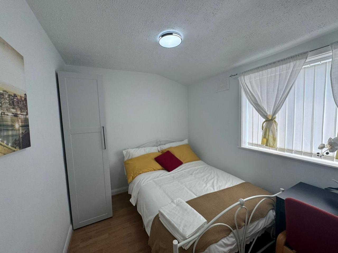 Apartment Charming 3-bedroom Retreat With Modern Comforts